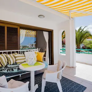 las-carabelas-8-next-to-the-sea-and-all-amenities.tenerifehoteles.net/