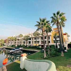 alboaire-waterfront-luxury-4-bedroom-apt-in-the-marina-of.1costadelsol.com/
